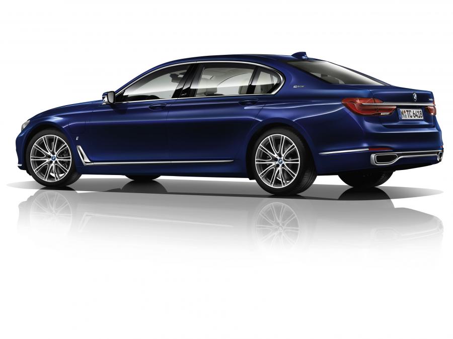  BMW 740Le iPerformance THE NEXT 100 YEARS 2016 года  (фото 2 из 2)